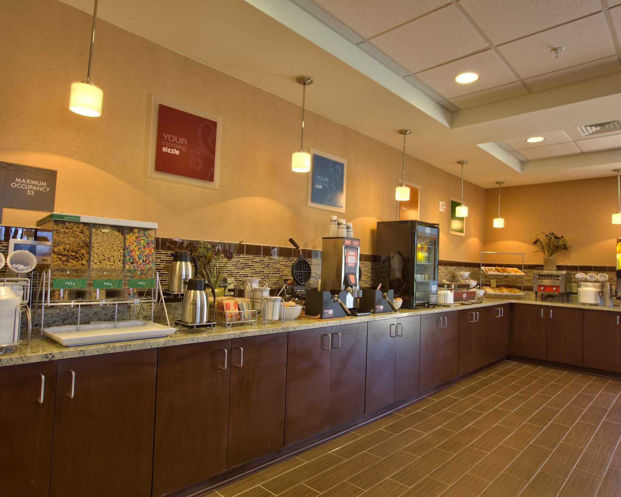 Comfort Inn & Suites Dothan East Udogodnienia zdjęcie