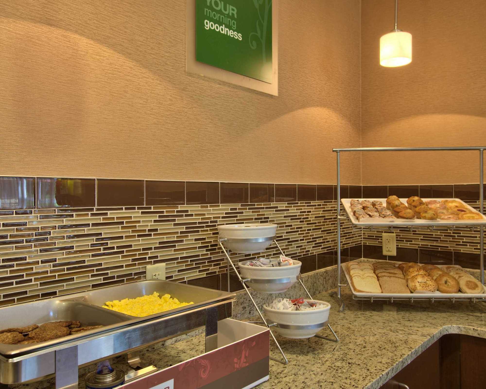 Comfort Inn & Suites Dothan East Udogodnienia zdjęcie