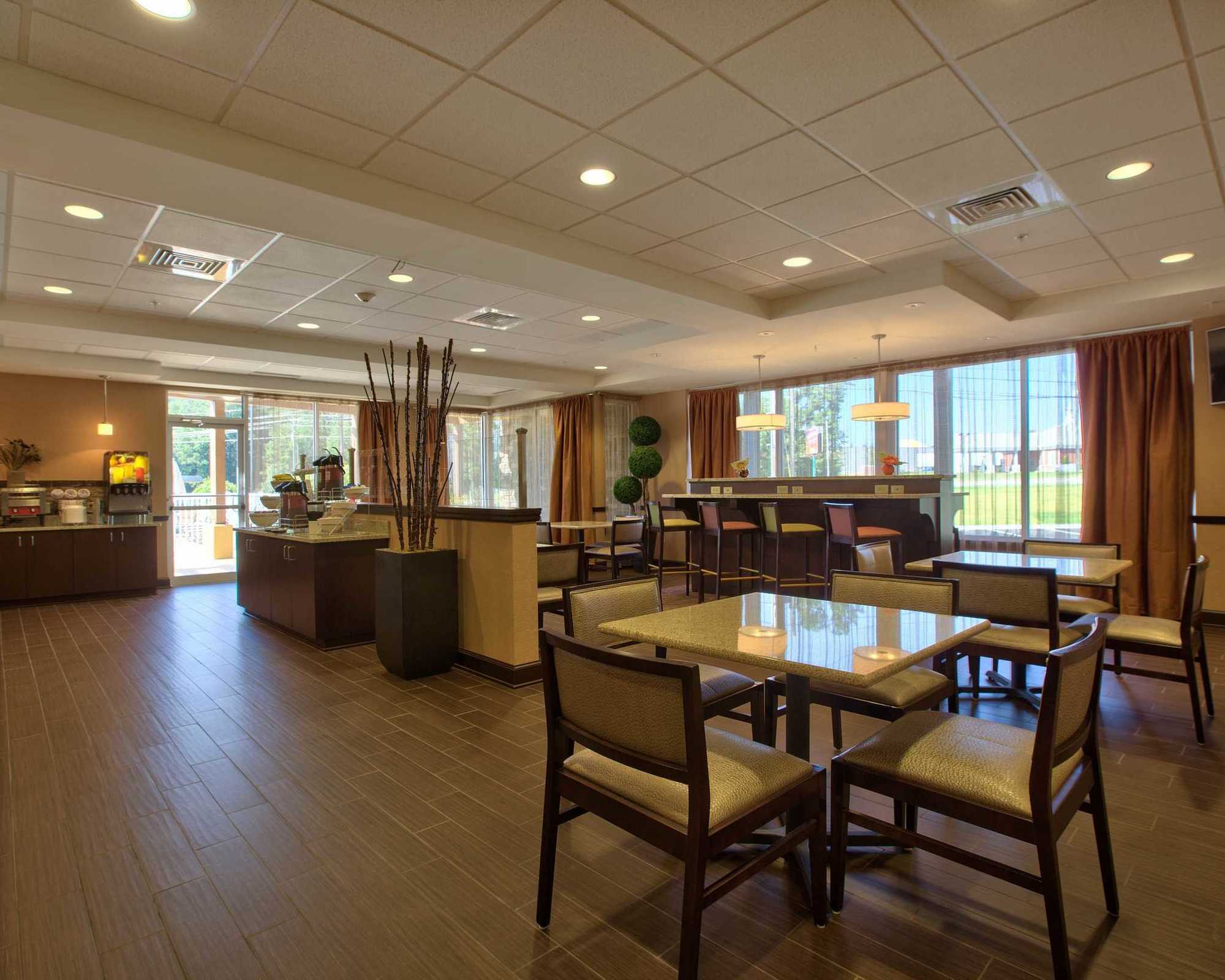Comfort Inn & Suites Dothan East Udogodnienia zdjęcie